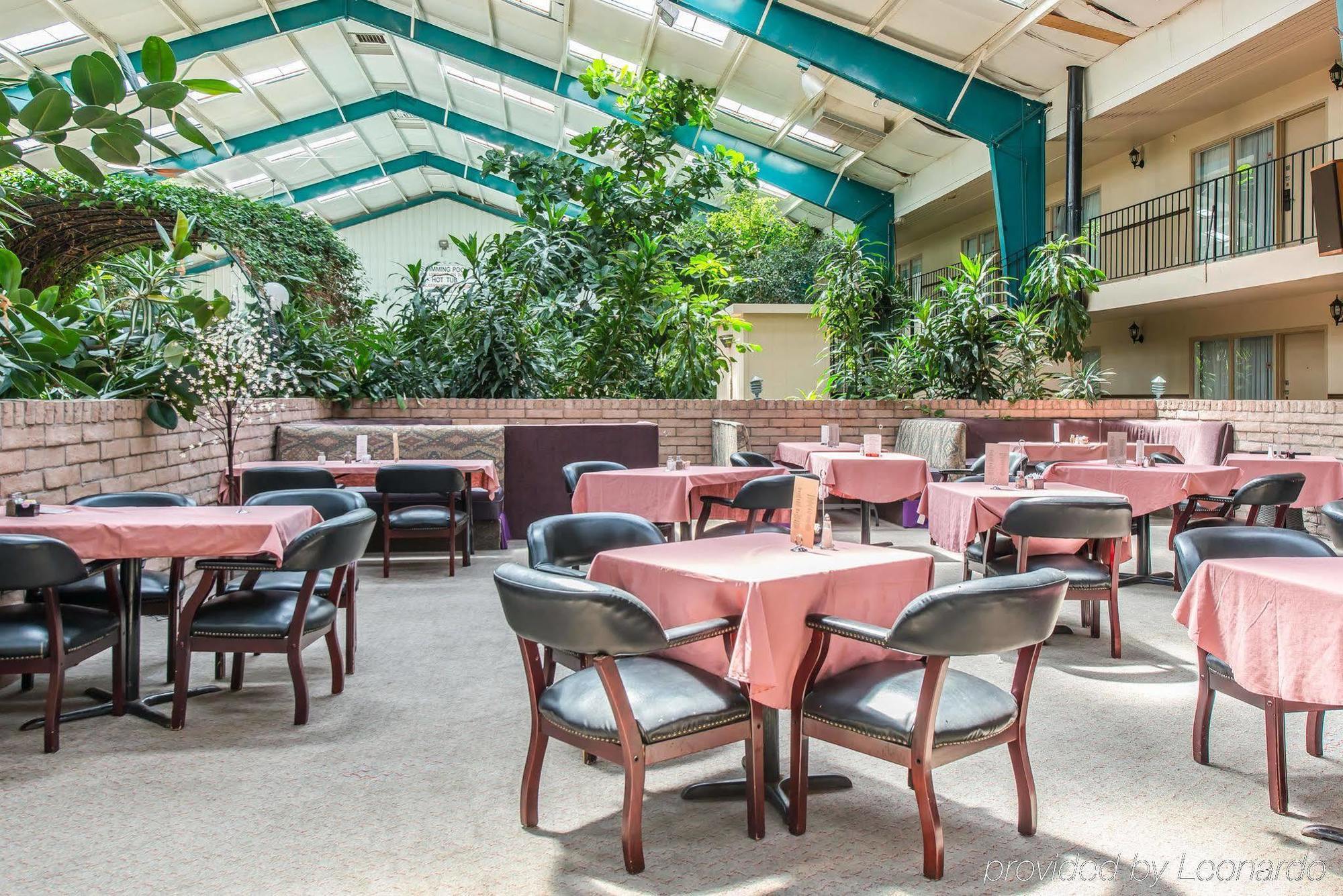 Rodeway Inn Cow Palace Lamar Bagian luar foto