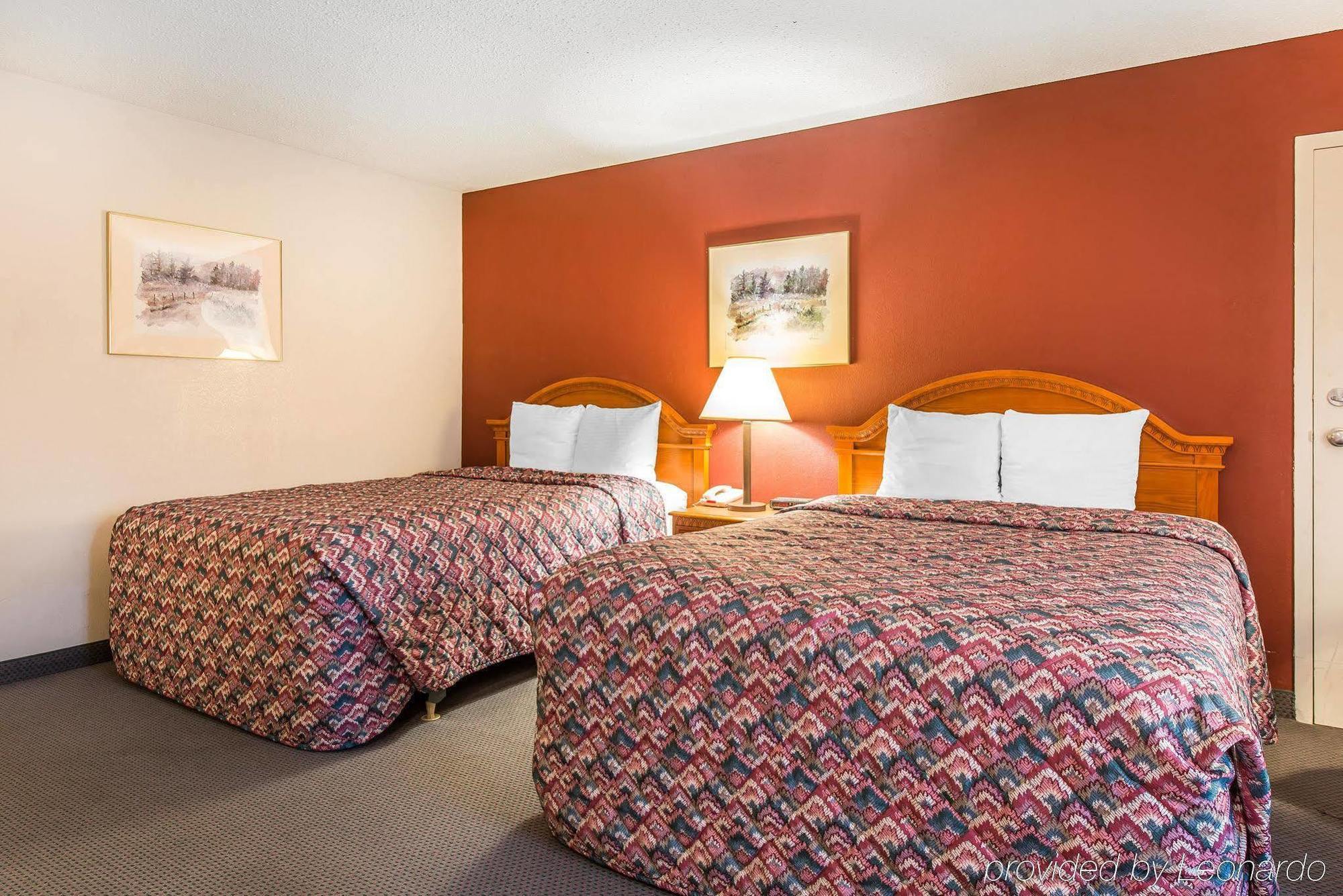 Rodeway Inn Cow Palace Lamar Bagian luar foto