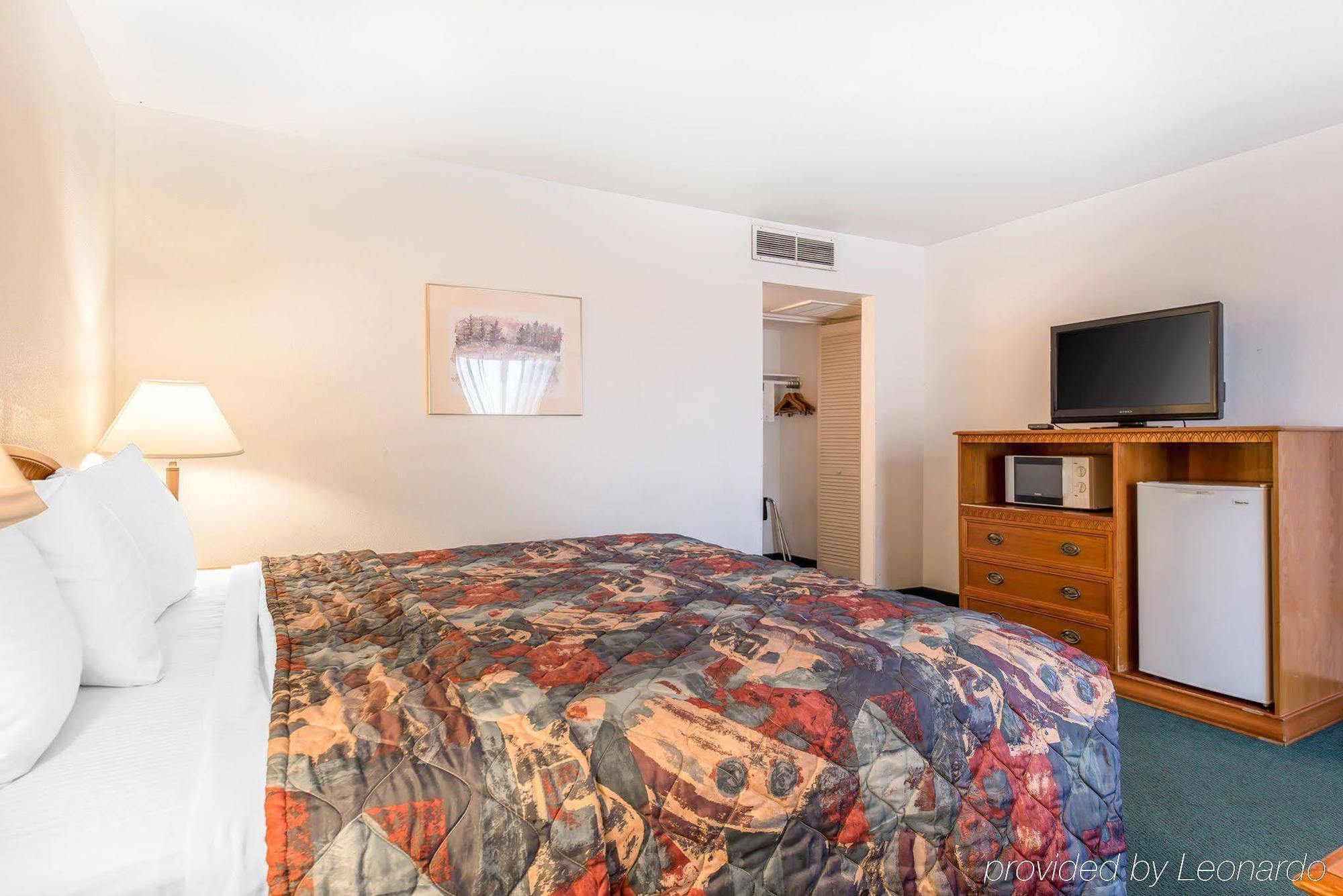 Rodeway Inn Cow Palace Lamar Bagian luar foto