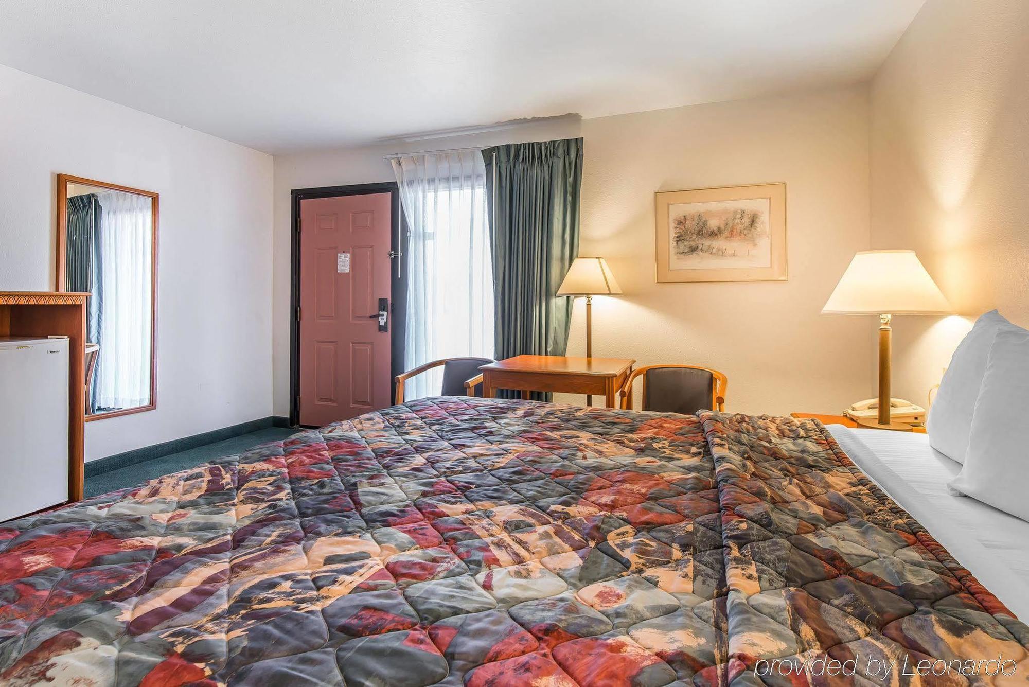 Rodeway Inn Cow Palace Lamar Bagian luar foto