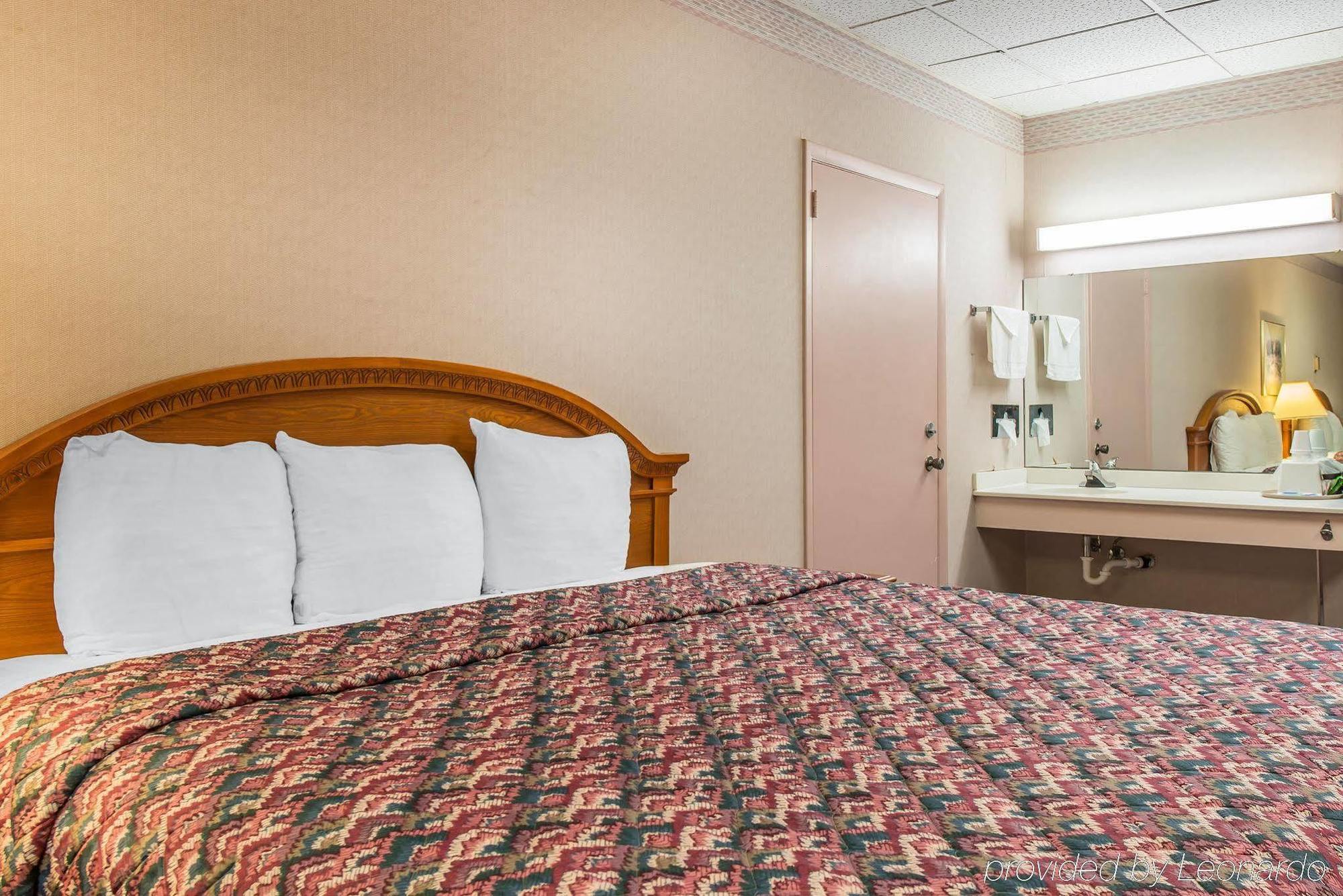 Rodeway Inn Cow Palace Lamar Bagian luar foto