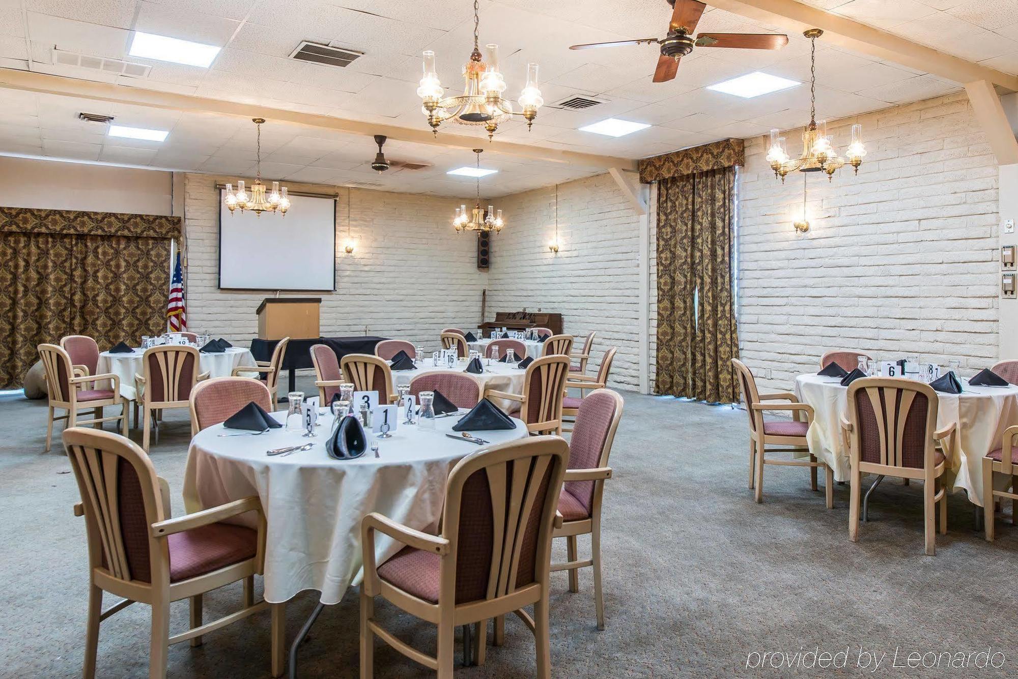 Rodeway Inn Cow Palace Lamar Bagian luar foto