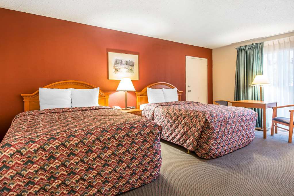 Rodeway Inn Cow Palace Lamar Bagian luar foto